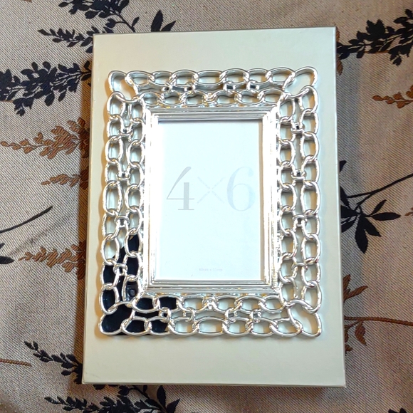Stunning Chain Link Picture Frame - Picture 2 of 8